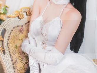 分享一组泳装中的疾走可可，别问我为何这么沮丧，水里太凉了！