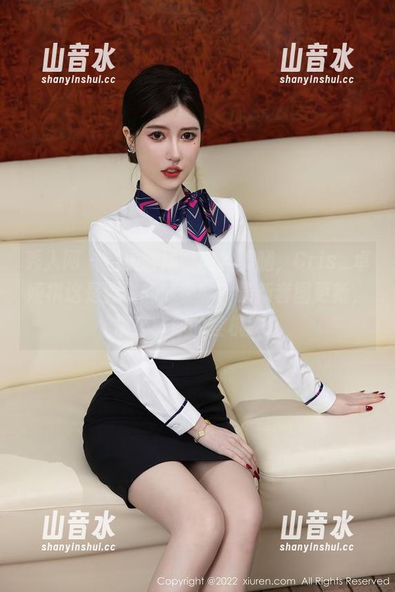 秀人网 - 空乘制服，肉丝美腿，Cris_卓娅祺这是要飞的节奏嘛？最新套图更新，快来拿你的登机牌！