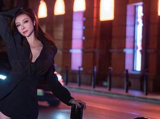 秀人网 – 千夜未来的姐姐写真：一张照片还不够，得来十张才行！