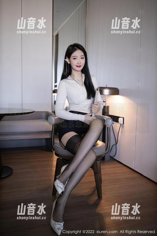 秀人网 - 沉迷千夜未来的粉色图包，明明也不怎么想要粉色！