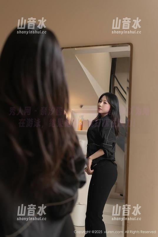 秀人网 - 奈汐酱nice泳池合集：你以为她在游泳，结果是在给我打捞注意力！