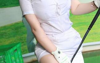 秀人网 – 小小白思宜的校服写真集，精选得让我想直接投身当年岁，懒得干别的了。
