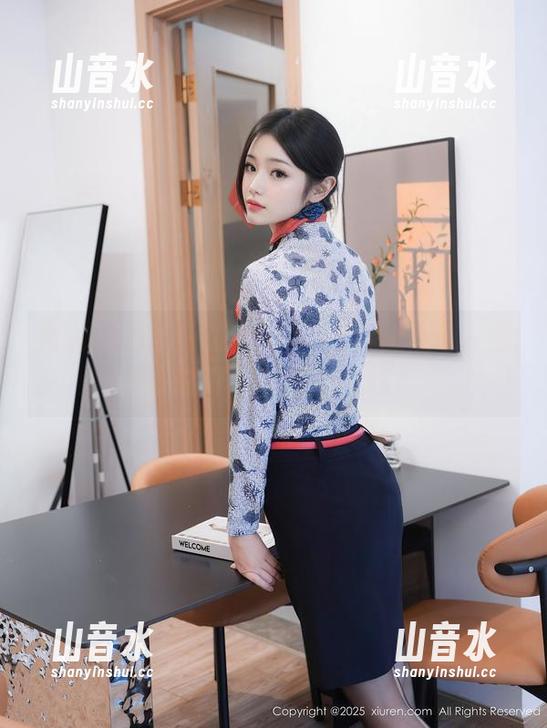 秀人网 - 当小蛮妖Yummy遇上黑色，图库里的下载请即刻上线！