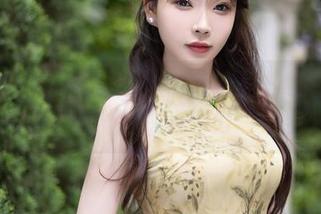 秀人网 – 原图更新！桃色奶酪的红裙有种让人愣住的魔力。