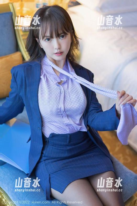 秀人网 - 璀灿的灰丝全套，是继上次无人机掉进池塘后的新“风向标”，谁还敢来问路？