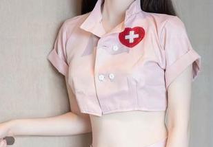 秀人网 – 糖豆sisi用她的魔法定制出“女神”作品，等我从想象中复活过来再说。