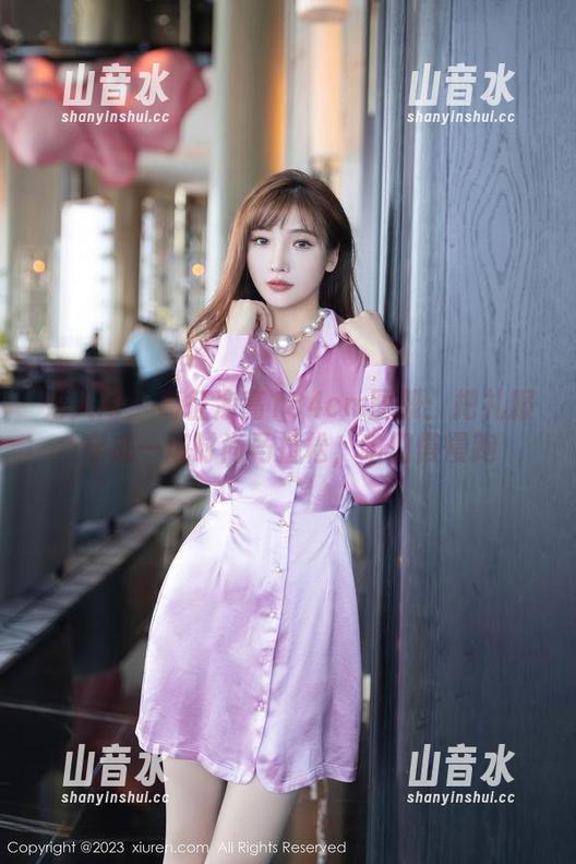 秀人网-葛征净高184cm 秀人网 - 葛征净高184cm图册:把礼服穿成一场时尚马拉松,咱们慢慢跑