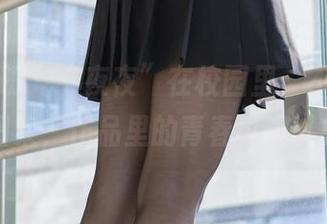 稚乖画册 – “夜夜”在校园里，不谈恋爱也有图集，作品里的青春真难以捉摸！