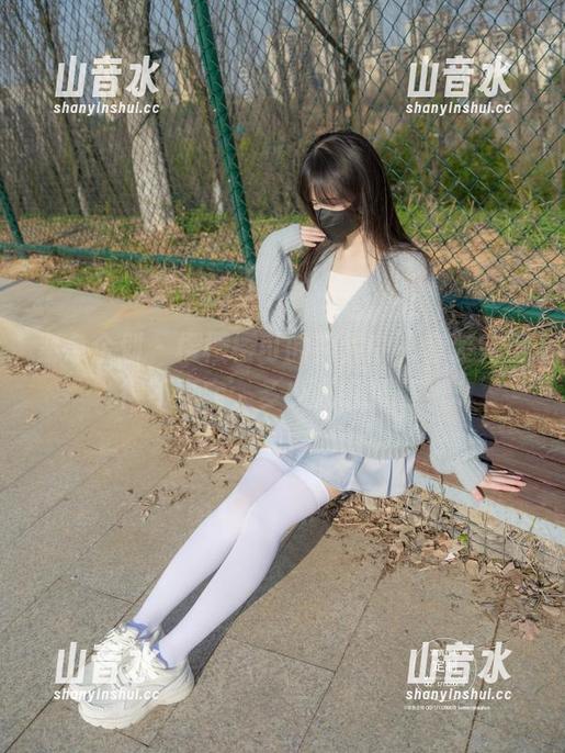 紧急企划 - 樱樱樱可的照片中，套装完美得不真实，多少人跺脚啊！