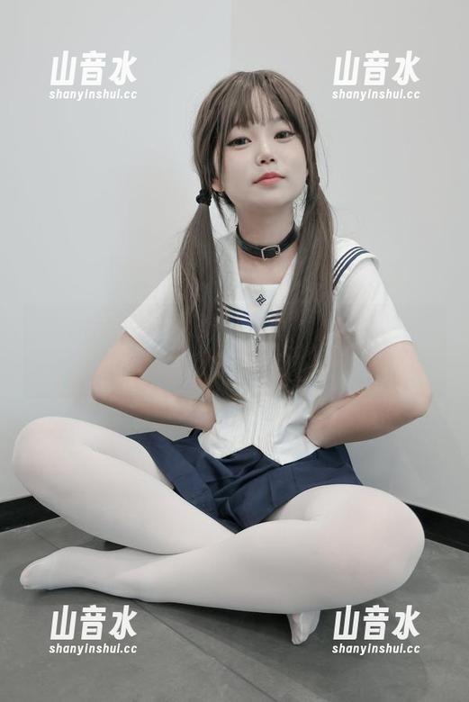 紧急企划-见希w 紧急企划 - 不要日常、不要套路,“见希w”的白丝制服和福利图包默默撩我~