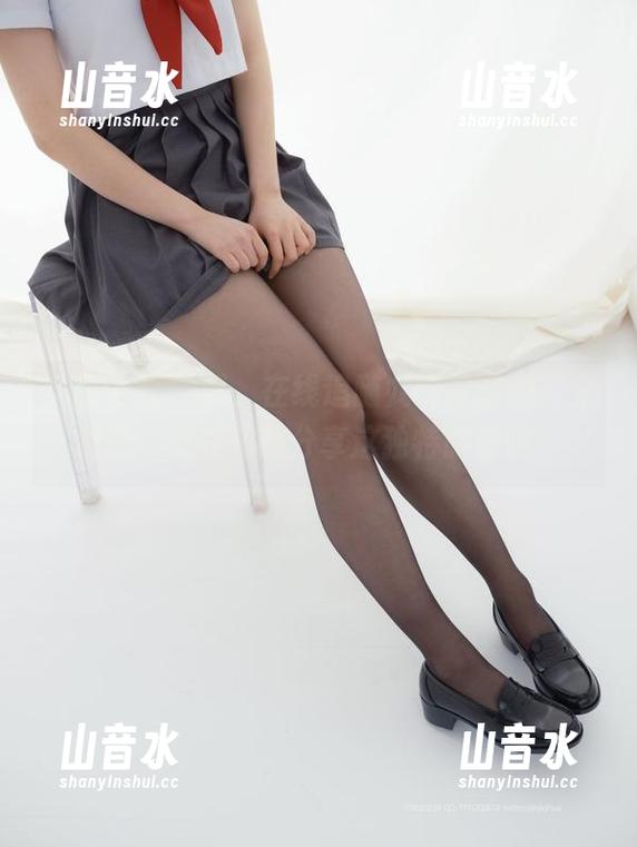 紧急企划-龙崎聆音 紧急企划 - 哦,在线追随龙崎聆音的美足摄影,谁在和我分享这独特时刻呢?