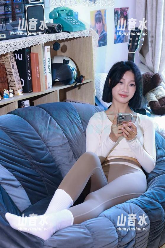 绮梦摄影 - 真想穿成娜娜的白丝，听听她的写真分享，肯定有趣。