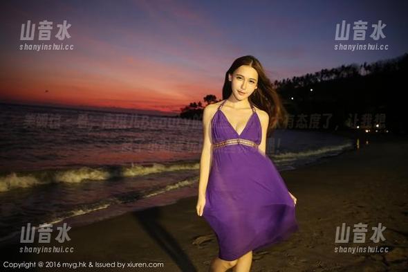 美媛馆-唐琪儿Beauty 美媛馆 - 看,唐琪儿Beauty的黑丝写真,太有态度了,让我想起了小时候玩的黑丝袜玩偶!