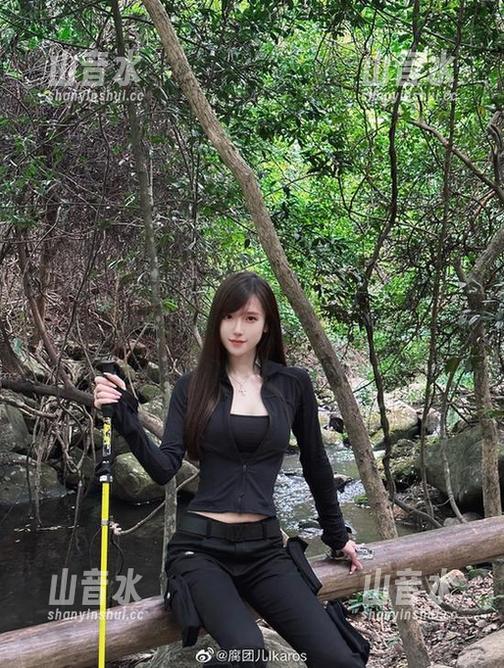 腐团儿Ikaros 腐团儿Ikaros全套睡衣,感觉这身上每个细节都能讲出一堆小心思。