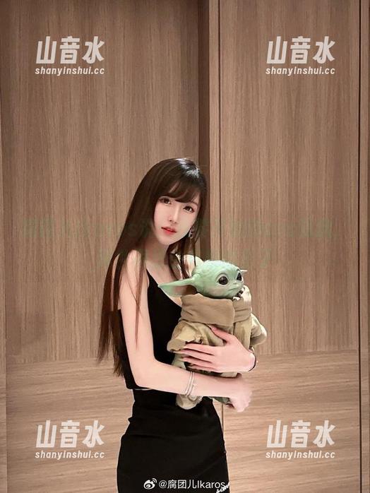 腐团儿Ikaros 腐团儿Ikaros说:从零开始的cos精选,异世界里也有她的影子