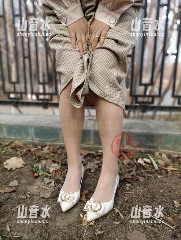 微密圈 - 免费来看若若老师的居家“作品”——居家就能这么野？