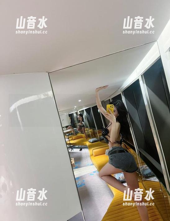 葛征 微密圈 - 葛征这波原图更新似乎更耀眼,大家觉得呢?