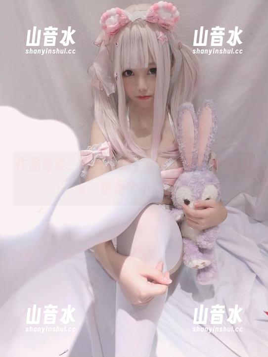 蜜汁猫裘 作品奇谈:蜜汁猫裘,谁能想到“坏学妹jk”也是个小甜心?