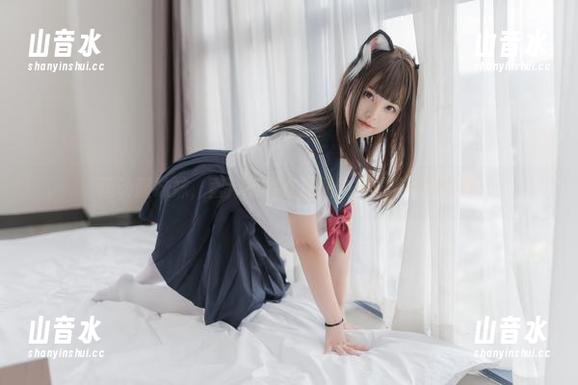 运动服妹妹，蜜汁猫裘在原图中拯救你的视线！