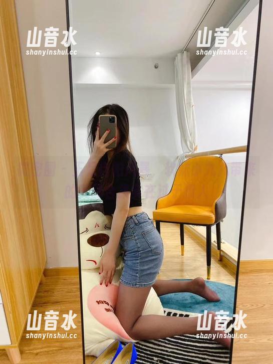 软妹小九九 微密圈 - 玉足自拍风暴,软妹小九九带来的美图合集实在过于撩人