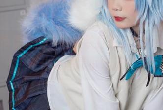 打开免费套图，看“铁打萌萌_moi”如何化身恶毒小妖精。