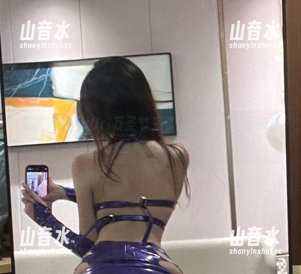 听说阿薰kaOri万圣节来了，满满的无圣光套图和欢乐！
