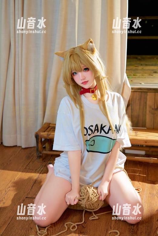 想要一口气看完阿薰kaOri的学姐礼服+内衣，合集中的灵感竟是这种味道？