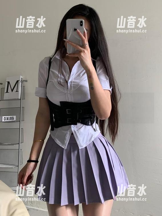 微密圈 - 陈佩奇的制服图集：这才是真正的‘上班狂魔’！