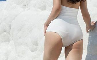 魅妍社 – 小尤奈的清纯写真，精选得有点意外，却又说不上来好在哪。