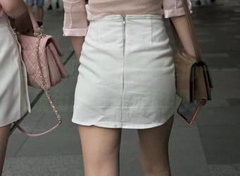 找到黑色丝袜和职业装的真谛——快来魔镜街拍下载原图吧！