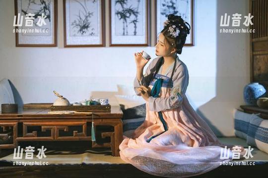 脱离实际的网纱内衣，这鹿八岁baby真是越来越会玩了！