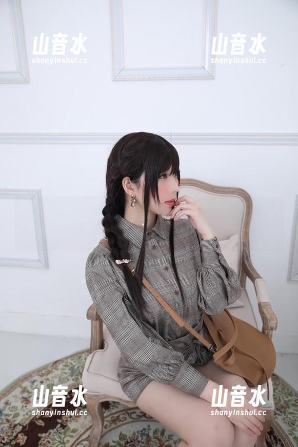 鹿野希 哪个小猫咪在为鹿野希的内衣图包摇尾巴?反正我已经下载了!